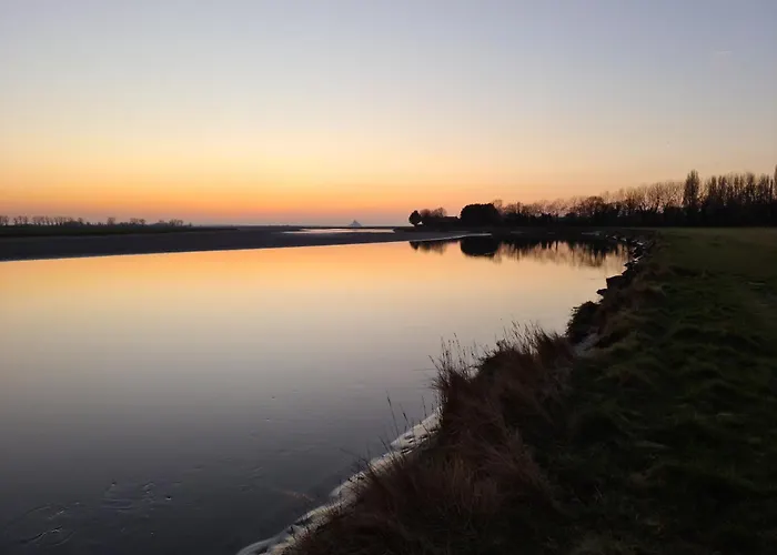 Alloggio in famiglia Chez Fabienne Et Olivier, Privative Avec Sdb Et Wc, Baie Du Mont Saint Michel *